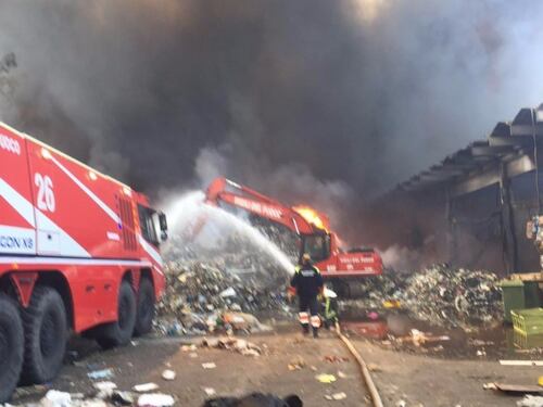 Incendio a Pomezia, un disastro annunciato. Ignorato l'allarme dei cittadini: prima o poi andrà a fuoco