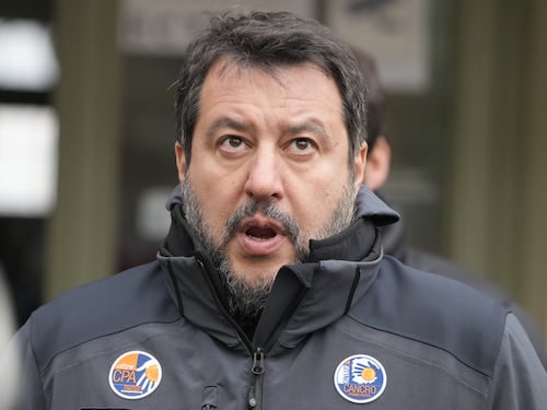 Schiaffo di Matteo Salvini alle critiche della sinistra: “Portano la guerra in Italia”. Il messaggio di pace per il centrodestra