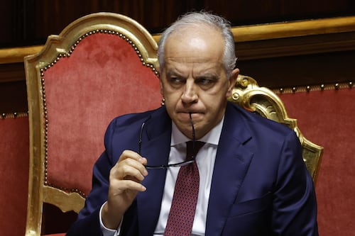 Anarchici, Piantedosi aveva avvertito ma Schlein & Co. ci risero su: "Alimenta la tensione"