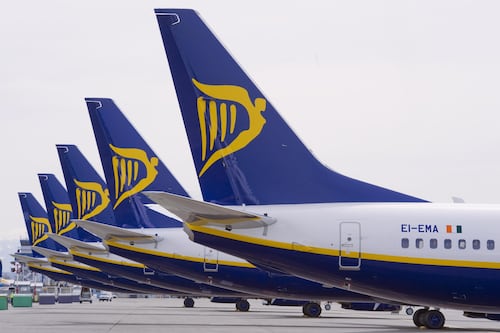 Ryanair, passeggero risucchiato dall'oblò. Ecco cosa è successo
