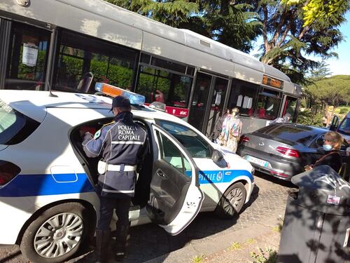 A Roma è già caos trasporti. In troppi sul bus, corse sospese