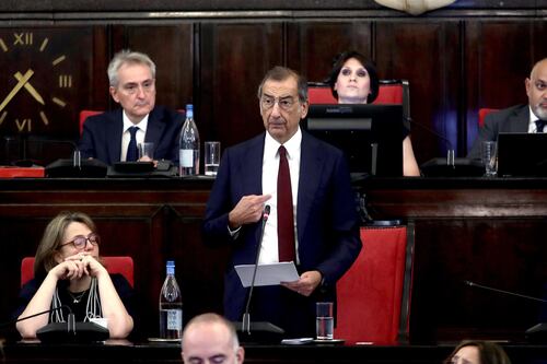 Sala al Consiglio: «Ho le mani pulite e sono motivato a fare il mio dovere». Si dimette Tancredi