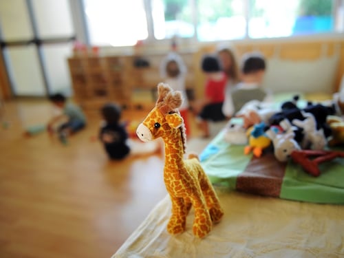 Asilo senza festa della mamma per non offendere i genitori gay