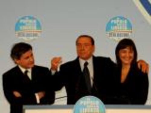 Berlusconi prepara la piazza