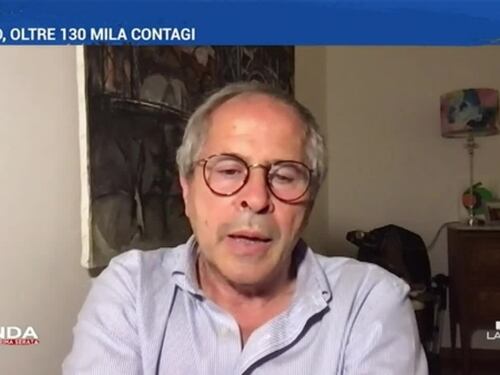 Crisanti vuole mantenere la paga da medico. L’ospedale avverte: “Niente soldi se non lavora”