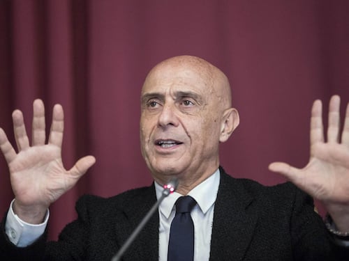 Minniti vieta la "marcia su Roma". Forza Nuova: ci saremo. E l'Anpi insorge