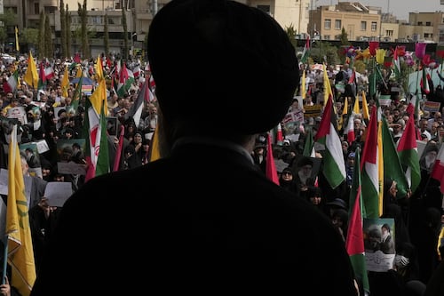 Iran "non lontano dall'atomica": l'allarme dell'Aiea. Qual è il piano Usa