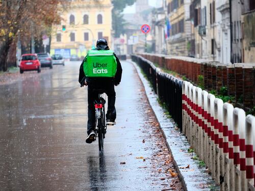 Rider, multe alle aziende e 6 indagati. Dovranno assumere 60mila lavoratori