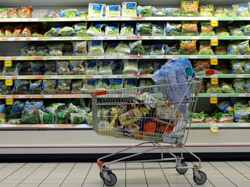 Caro prezzi, per fare la spesa si spendono oltre 500 euro in più all'anno