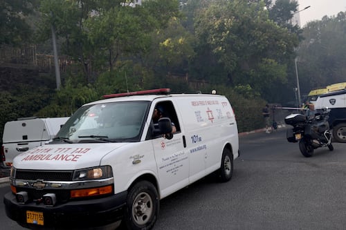 Israele, esplosione durante una gita scolastica: un morto e decine di feriti. Si indaga sulla dinamica