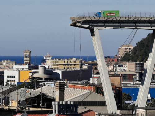 Crollo Ponte Morandi, l'ultima rivelazione: "C'era un camion con 900 chili di droga"