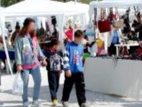 Vestiti vecchi e usati Ma solo pochi vanno ai poveri