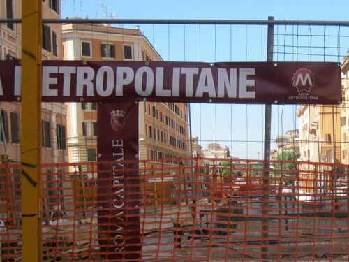 Metro A, la tratta Termini-Arco di Travertino riapre in anticipo. E la Raggi si prende i meriti