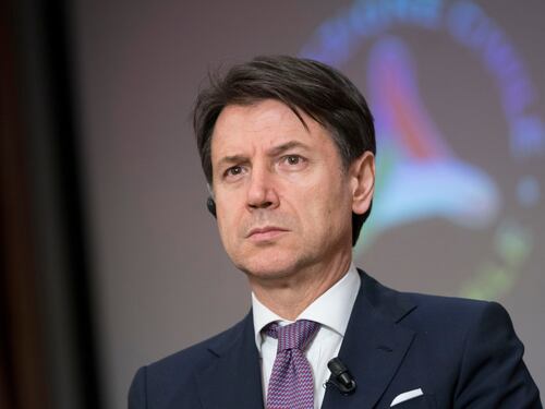 Coronavirus, rinviato il referendum su taglio parlamentari. Gli "scenari drammatici" di Conte sono realtà