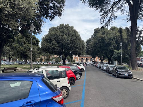 Parcheggi, a San Lorenzo il gioco delle tre carte del Comune