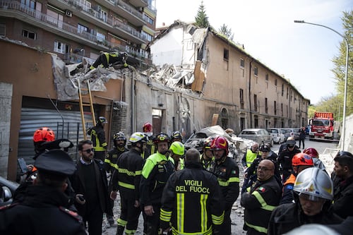 Roma, “disastro e lesioni”. Via all’indagine sul crollo della palazzina a Monteverde