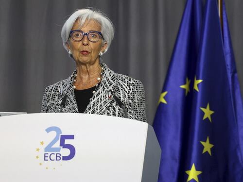 Bce, “finché è necessario”. Niente tregua sui tassi: Lagarde usa la strategia restrittiva