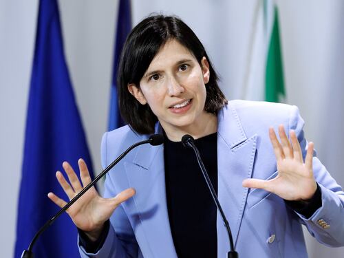Pd, altro che partito democratico: al Nazareno c'è aria di caserma