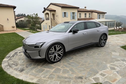 Volvo ES90 lusso elettrico svedese