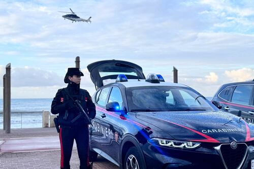 Roma, “avevo il vetro appannato”. Carabiniera investita ad un posto di blocco