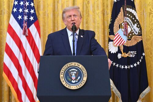 Donald Trump accusa la Cina: "Ha rubato i dati di milioni di elettori"