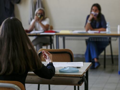 A Silvia di Pascoli e l'estetista D'Annunzio, ecco gli strafalcioni degli studenti