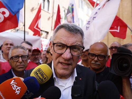Cgil, Landini fa le lotte ma poi mette in cassa integrazione 35 sindacalisti