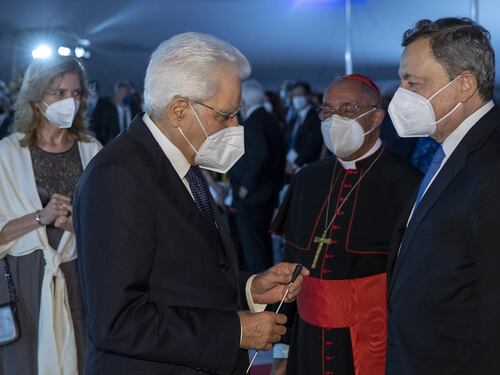 Mario Draghi è deciso ad andare al Quirinale, anzi no. Il retroscena sul futuro del Colle