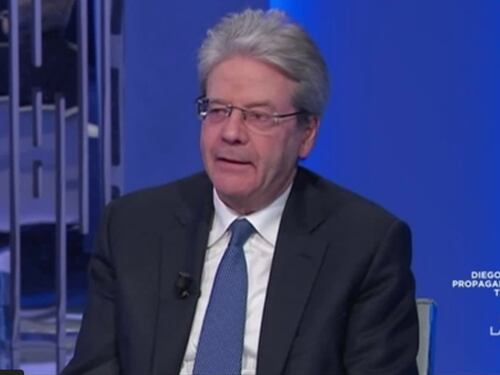 Otto e mezzo, Gentiloni stronca Lilli Gruber: "Primarie Pd? Non rispondo neanche dipinto"