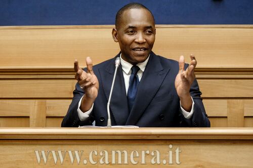 Soumahoro si ricicla come leader di un partito islamico. L’ultimo caso dell’ex paladino della sinistra