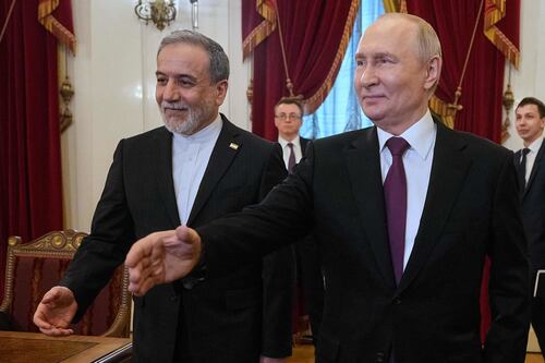 Mosca, Putin incontra Araghici per raggiungere "la pace". E i due regimi continuano a massacrare le libertà