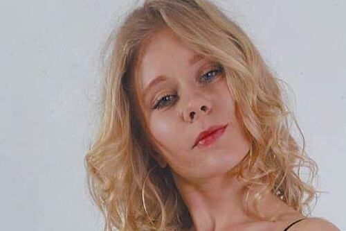 Sul cellulare di Anastasiya foto provocanti: "Sono una padrona pretenziosa"