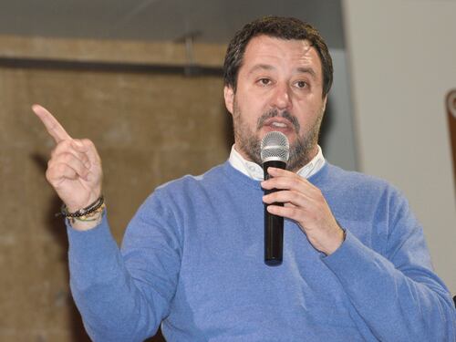 Salvini rischia il contagio? I 5 Stelle: "Ora avrà capito"