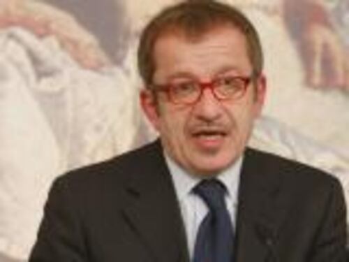 Respingimenti, Maroni tira dritto