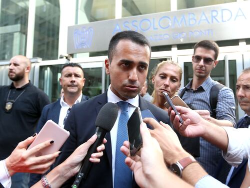 Di Maio mette alle corde Tria: "Un ministro serio i soldi li trova"