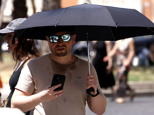 Meteo, "mai visto prima". Il clima rovente colpisce tutta l'Europa: punte sopra i 46 gradi