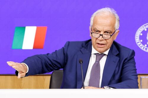 Piantedosi: "Sbarchi in calo da 4 anni. I return hub sono la via del futuro"
