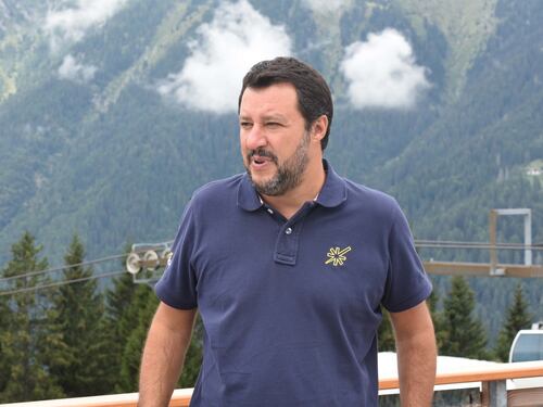 Salvini indagato per la Diciotti: "Vergogna, non ci fermeranno"
