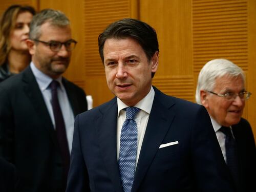 Zitti zitti, aumentano pure l'Imu