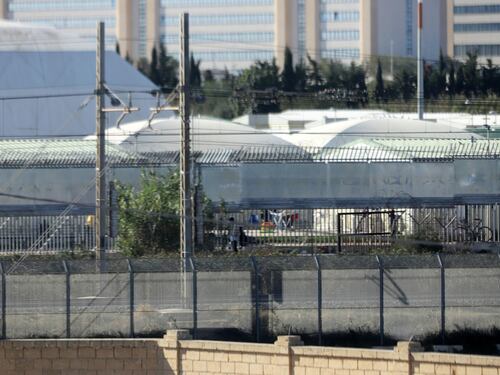Migranti, quasi la metà dei minori detenuti sono immigrati clandestini