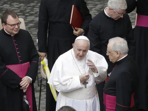 Taglio degli stipendi, in Vaticano scoppia la rivolta