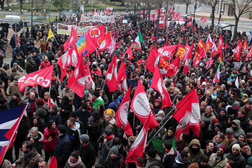 Al corteo antifascista di Macerata cori choc sulle foibe