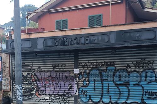 Pasticcio Casa delle Bambole, chiuso lo storico negozio di via Flaminia