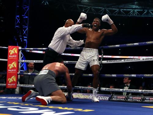 Boxe spettacolo a Wembley: Joshua batte Klitschko davanti a 90mila persone