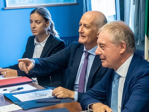 Fondi russi, niente nomi italiani nel dossier Usa. Gabrielli smonta il caso davanti al Copasir