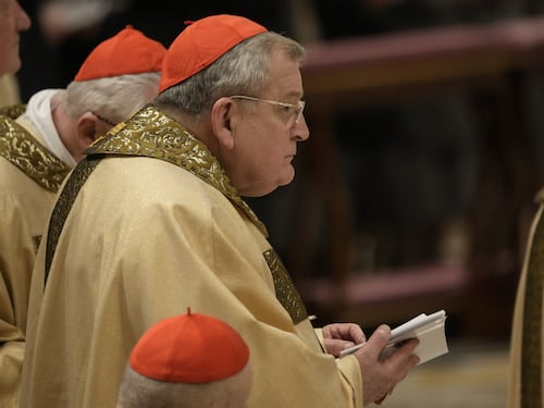 Leone XIV vede Burke. E il nemico conservatore di Bergoglio chiede il ripristino della messa in latino