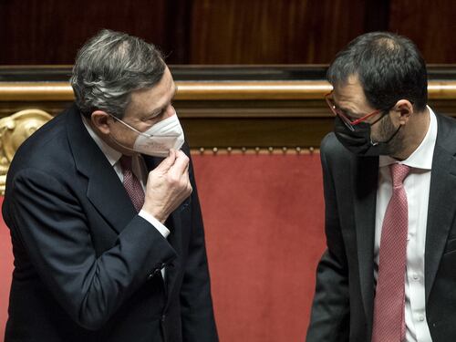 Altro guaio "grillino" per Draghi. Patuanelli apre il fronte sui fondi dell'agricoltura dirottati all'energia