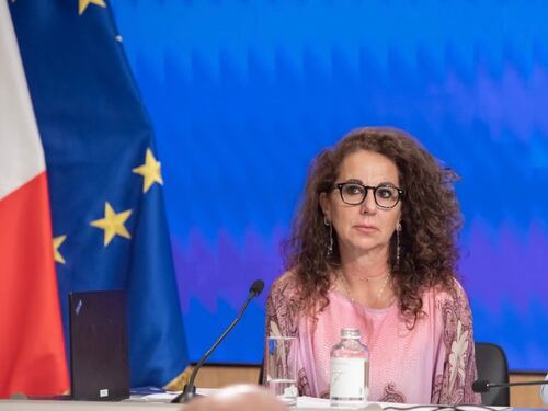 Ritardi in Albania, il sottosegretario Ferro: "Abbiamo dovuto fare i conti con l'ostilità di qualche giudice"