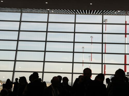 Estate con il caos voli. Ritardi e cancellazioni senza fine: qual è la causa
