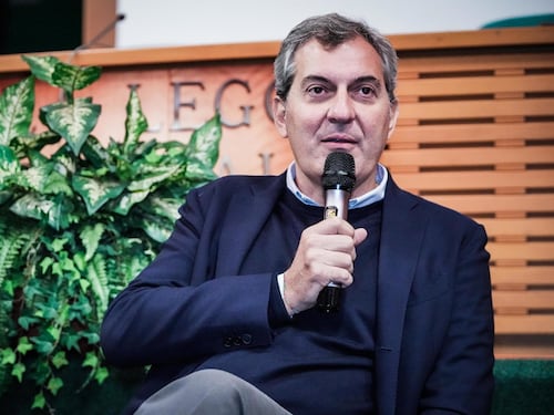 Milano, Schlein frena su Mario Calabresi e la sinistra si spacca. Chi è il vero nome della segretaria